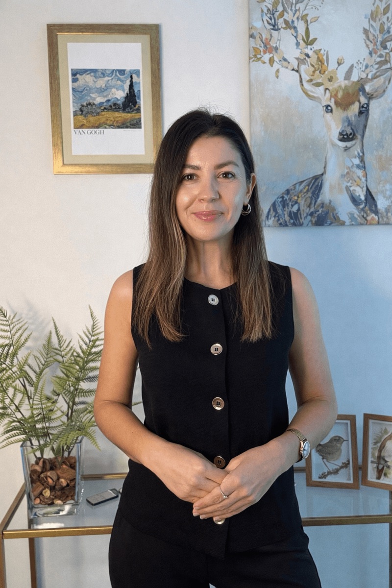 Esra Pektaş Kıldiş, danışma odasında